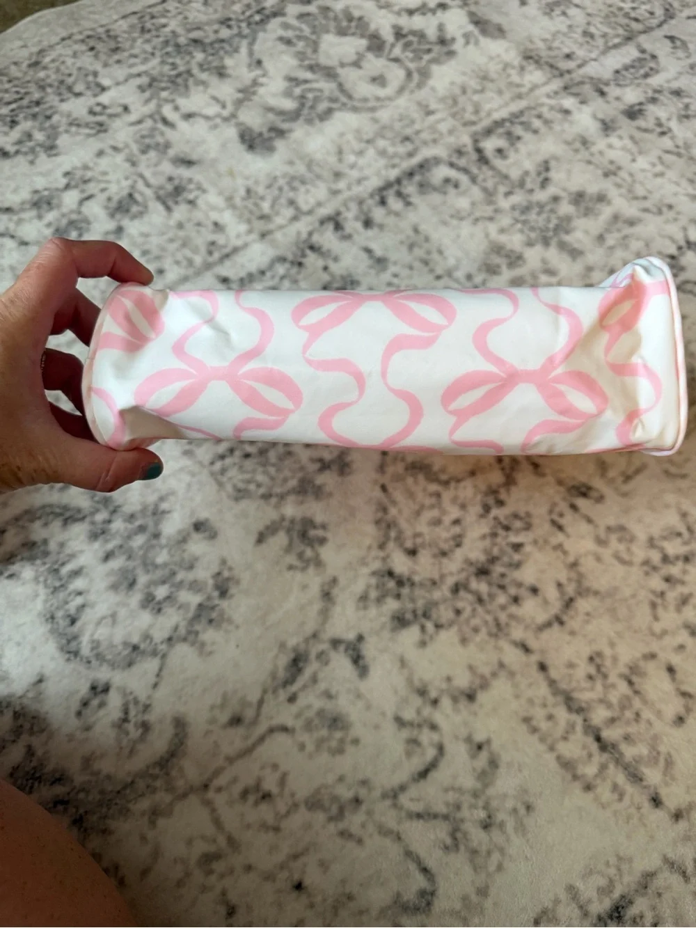Apple of my Isla pouches